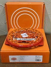LE CREUSET VOLCANIC FLAME ROUND TRIVET CAST IRON  NEW/ORIGINAL BOX