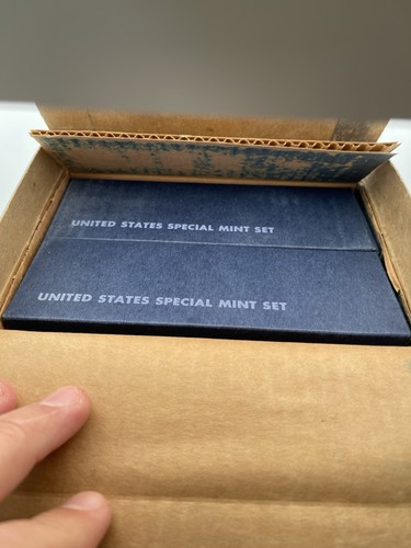 1966 Mint Box of 10 US Special Mint Sets - Picture 6 of 11