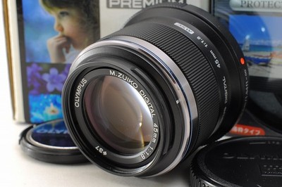 Mint in Box Olympus M.Zuiko 45mm F/1.8 Lens Black for Micro Four Thirds