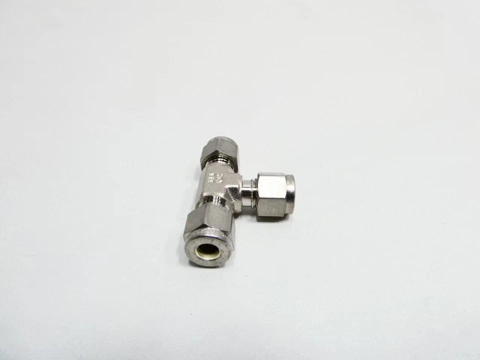 Box Of 100 Swagelok SS-400-3 Stainless Union Tee 1/4in Tube - Image 4 of 4