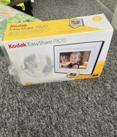 Kodak EasyShare P820 8in Digital Photo Frame White, MPN P820