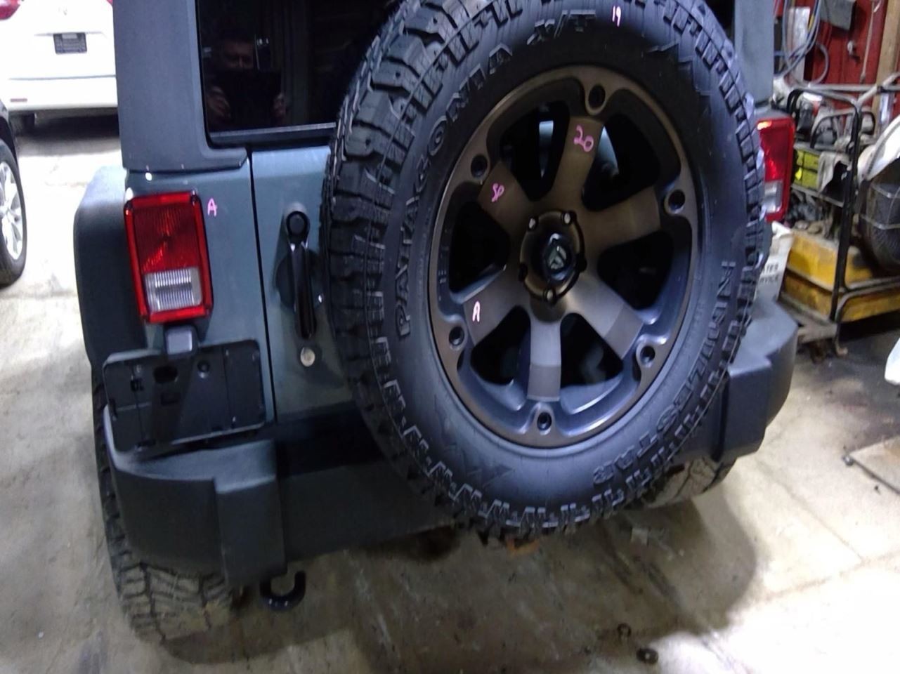 (LOCAL PICKUP ONLY) Rear Back Door VIN W 6th Digit Jk Body Lower Fits 11-18 WRAN