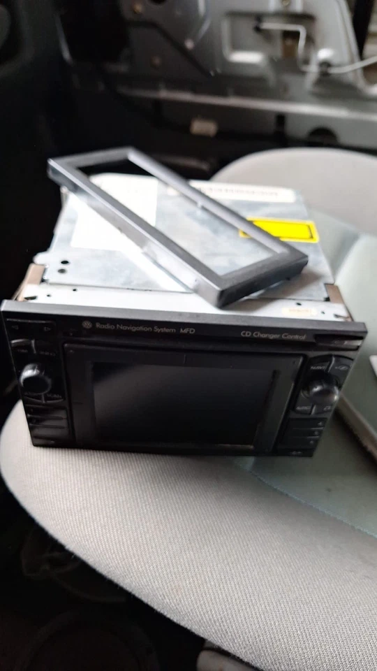 Doppel DIN Radio CD Laufwerk Navigation T4 - Bild 2 von 4