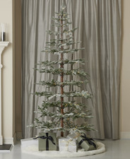 7.5 Sierra Pine Lightly Flocked Tree with 300...