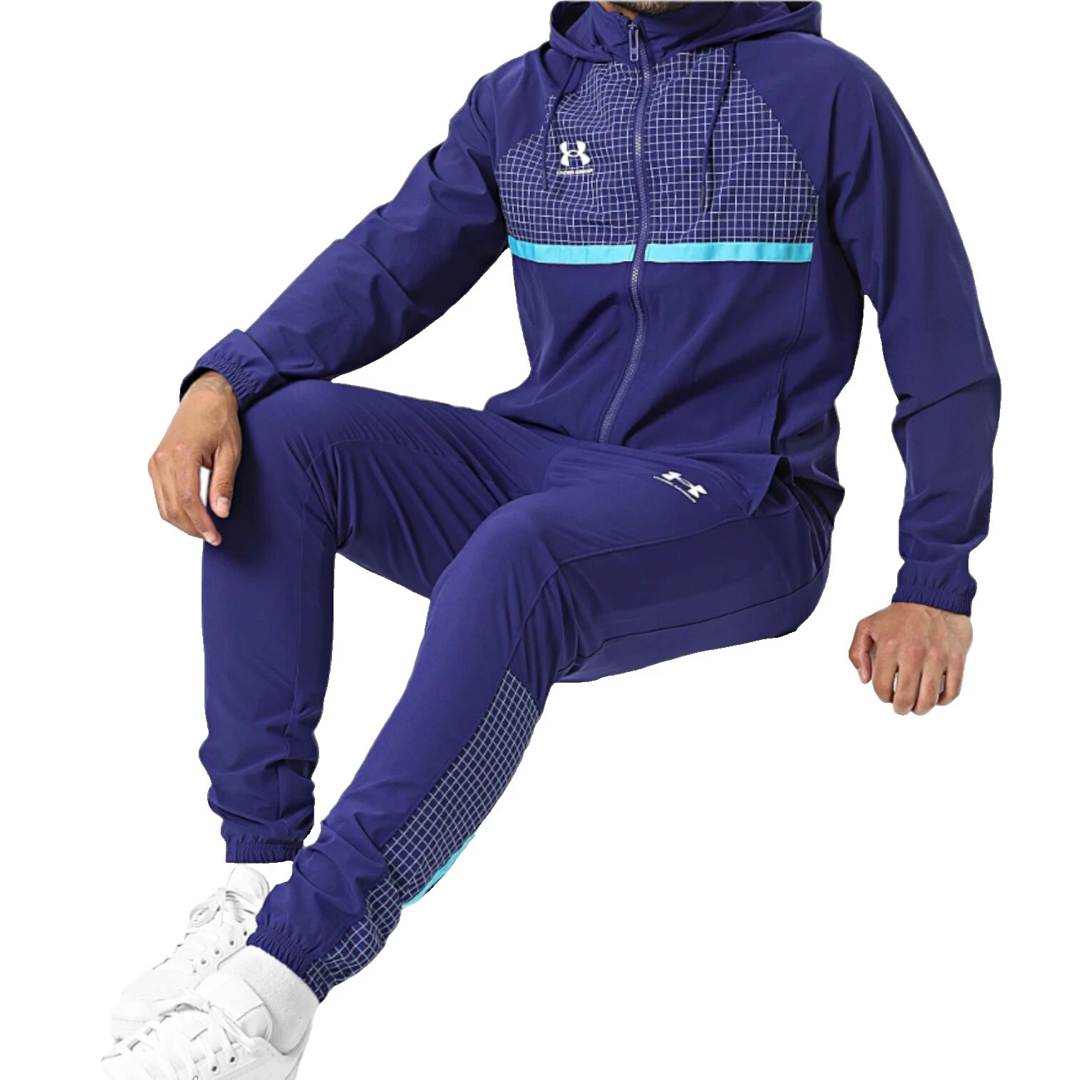 Ветрозащитные спортивные костюмы и комплекты для мужчин