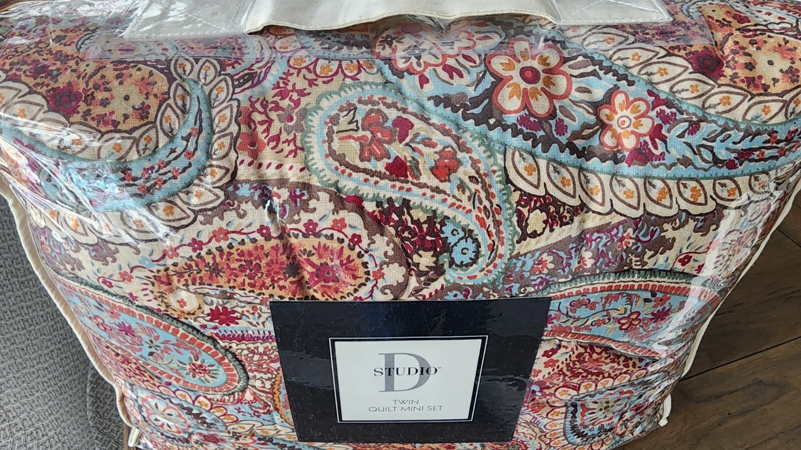 Studio D Twin Mini Quilt Set, Dillards Exclusive, New, Never Used