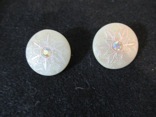 2 pares de pendientes vintage de plástico con estrás con clip - Imagen 6 de 8