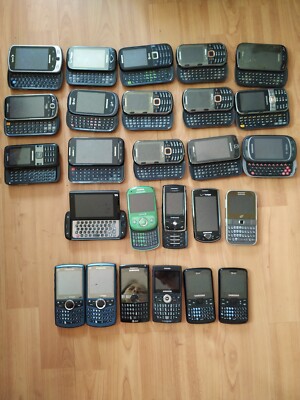 Lot of 26 Hybrid model Vintage Samsung SGH-I607 / SCH-I770 and other Cell phone