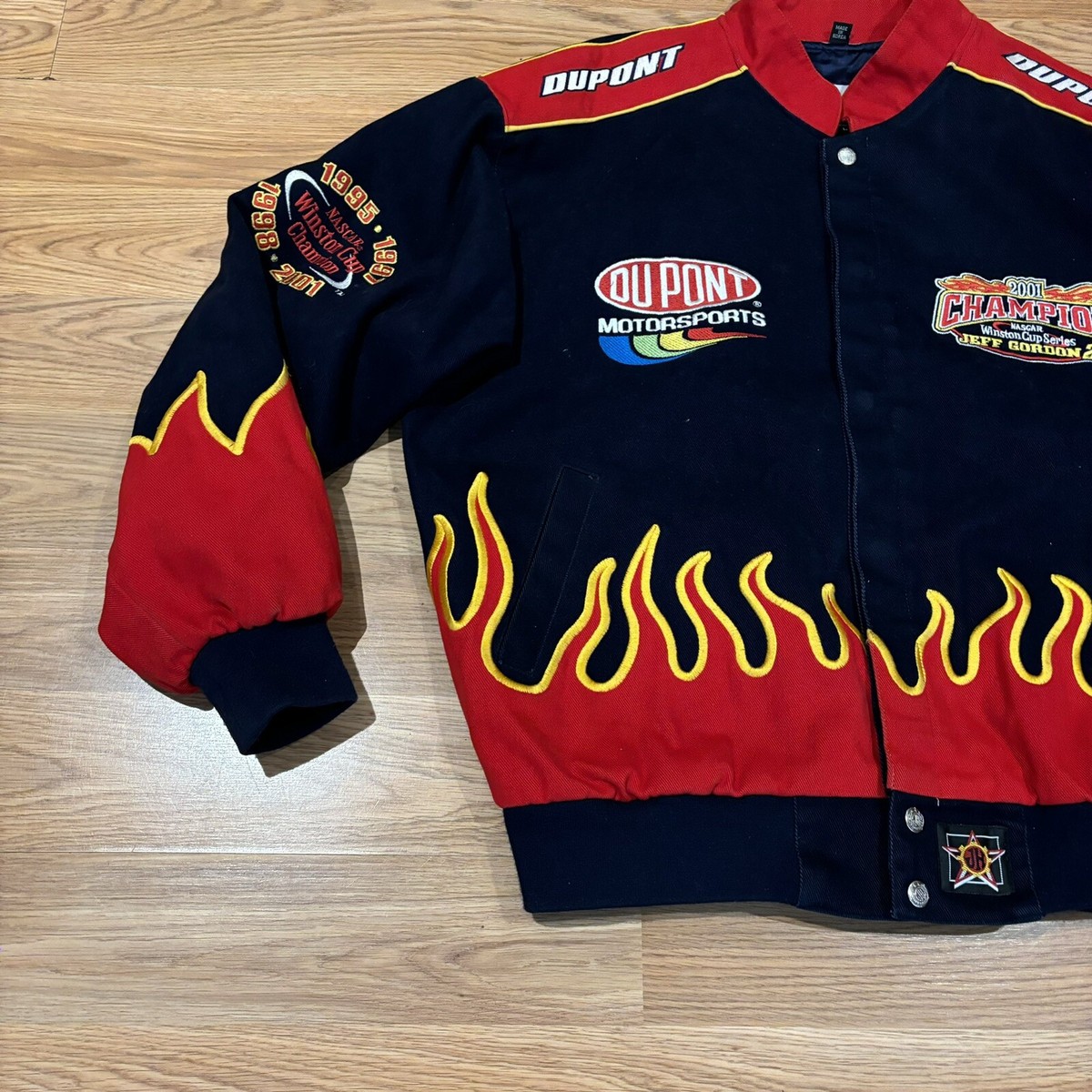 Vintage DuPont NASCAR Jeff Gordon 24 Flames 2001 Jacket Vintage DuPont NASCAR Jeff Gordon 24 Flames 2001 Jacket