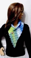 crochet womans handmade scarf button cowl green blue hidden picture new