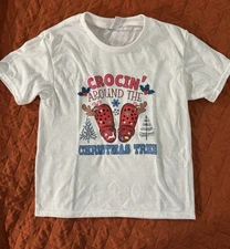 “Crocin’ Around the Christmas Tree”  T-Shirt Youth S Children NWOT