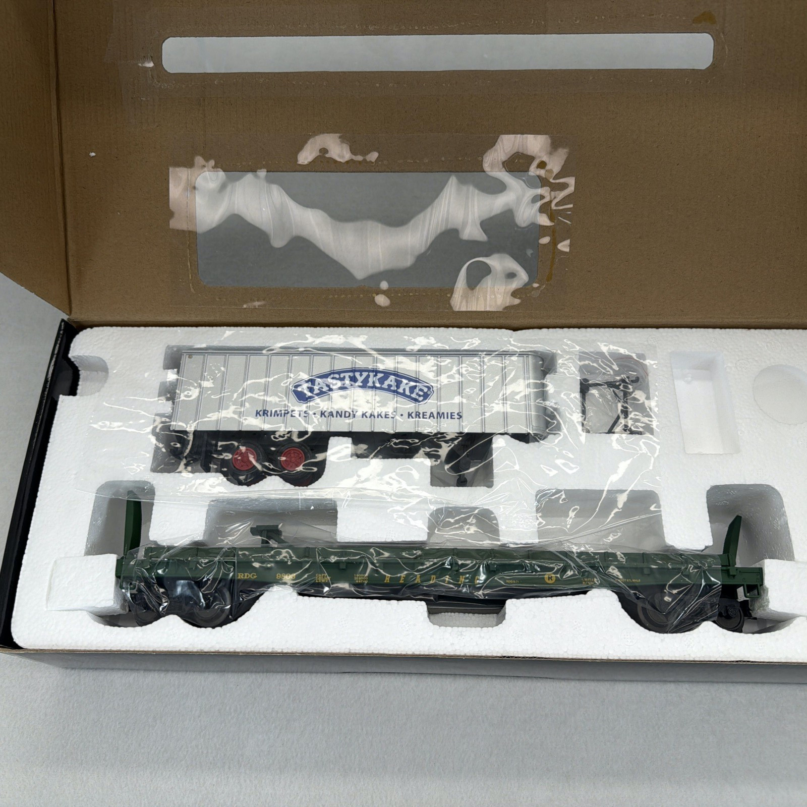 Weaver TCA 2014 TastyKake 35’ Trailer Reading 50’ Flat Car O Gauge New #9803