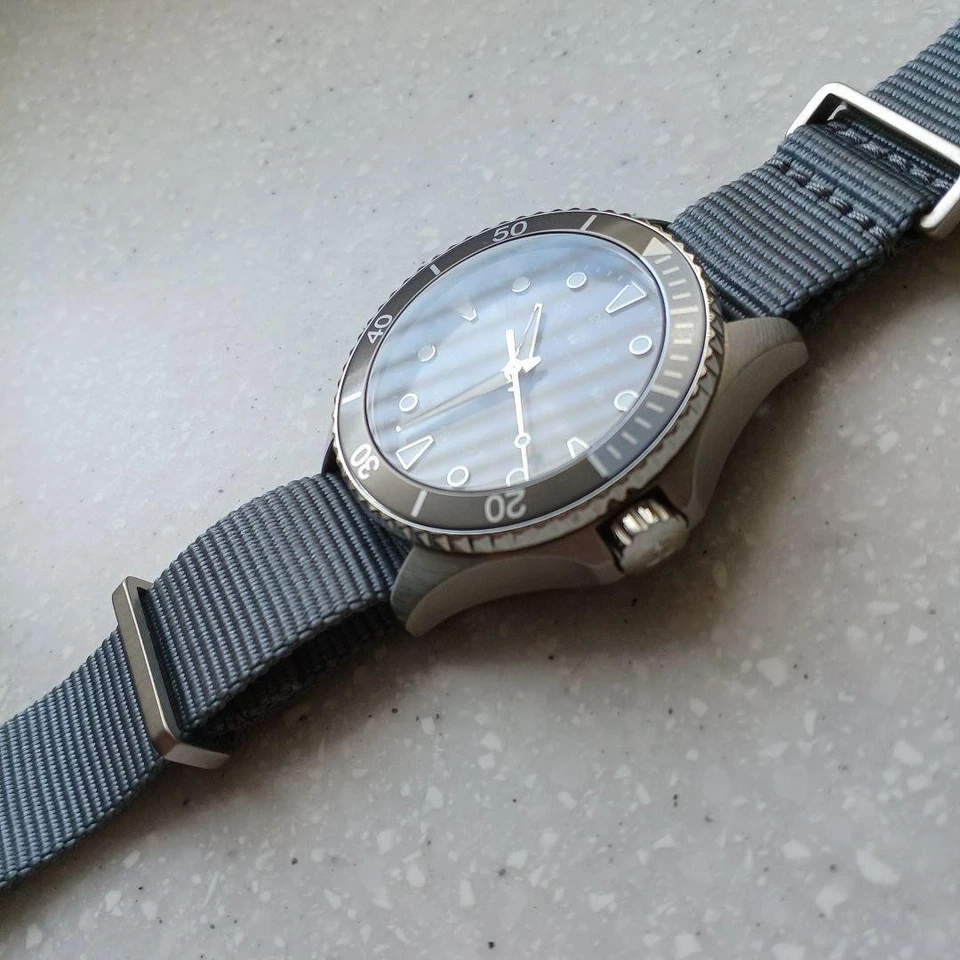 Reloj Hombre HAMILTON Caqui Azul Marino Buceo H822110 38mm Cuarzo de JP Foto 4 de 4