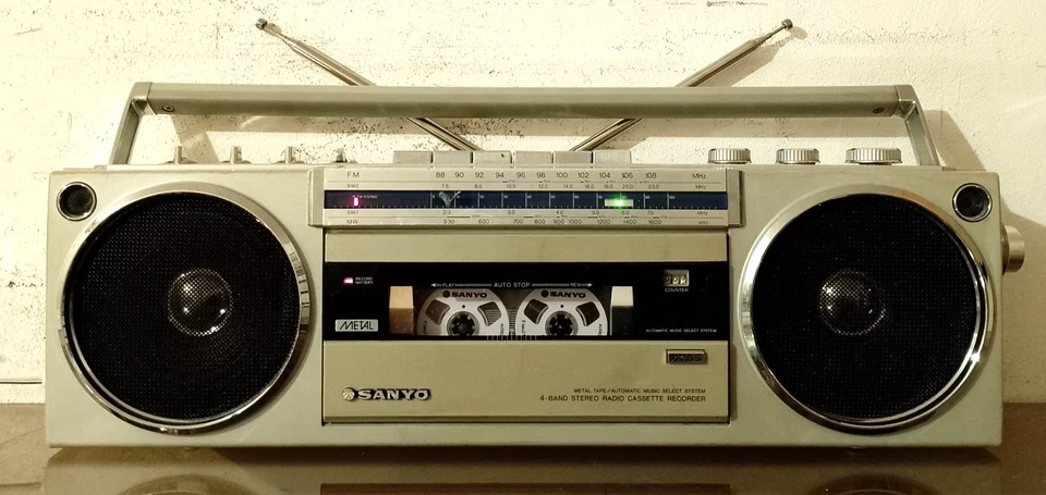 GHETTOBLASTER SANYO M 7750 K MINI STEREO RADIO RECORDER - Bild 2 von 4