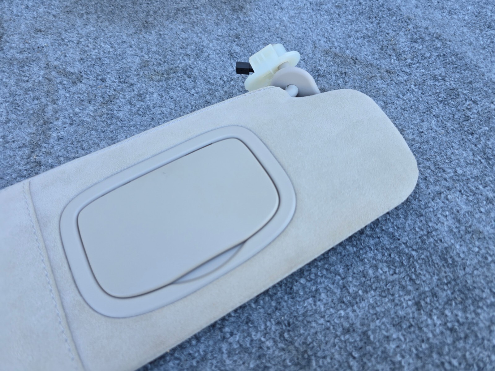 RIGHT SIDE ALCANTARA SUEDE SUN VISOR 14-20 MASERATI GHIBLI S QUATTROPORTE