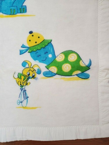 Vintage 1960s Deadstock Baby Crib Blanket Turtle Bunny Elephant Satin Edge - Picture 3 of 8