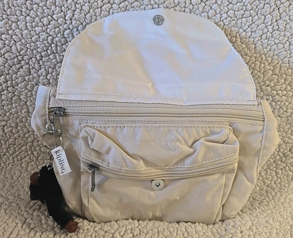 Kipling AC8248 ARVIN 74O LIGHT SAND - Image 4 of 4