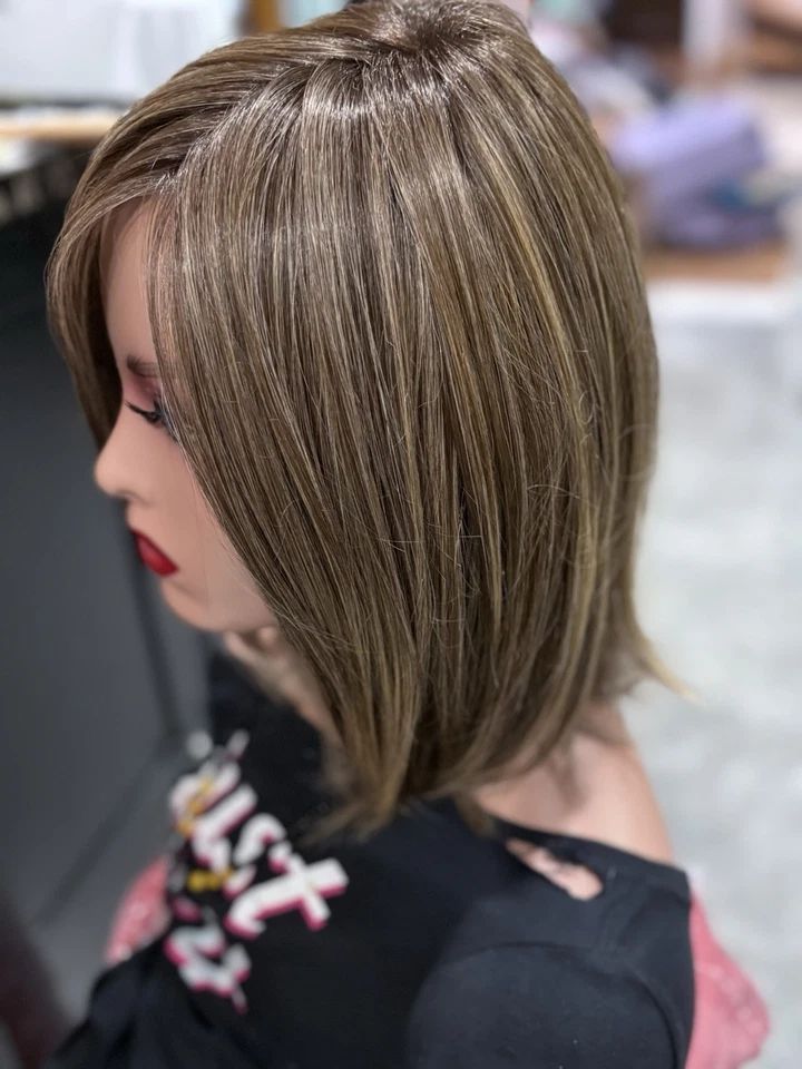 PELUCA CONTROL CRUCERO RAQUELWELCH-hielo Café Latte GORRA ATADA A MANO Encaje Frontal Mono Foto 2 de 4