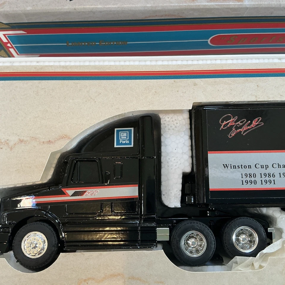 Remolque Dale Earnhardt #3 Goodwrench 1993 1/64 Ertl rosa blanca Foto 2 de 4