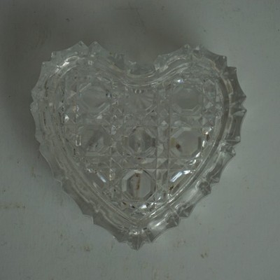 Glas Kristallglas Dose Deckelschale Herzform Bleikristall Schmuckdose Verziert