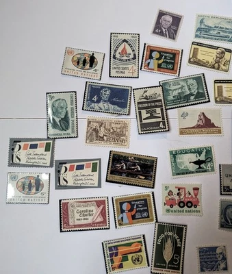 Lot Of 30 4 Cent, 5 Cent, And 7 Cent Stamps From The 1950-1970s In Hinged Cond - Image 1 of 4