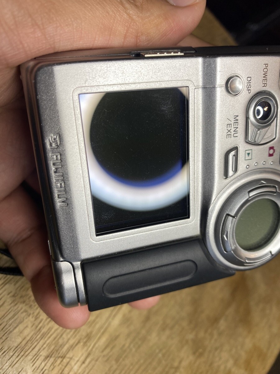 FUJIFILM Fuji FinePix 4700z Compact Digital Camera Silver TESTED