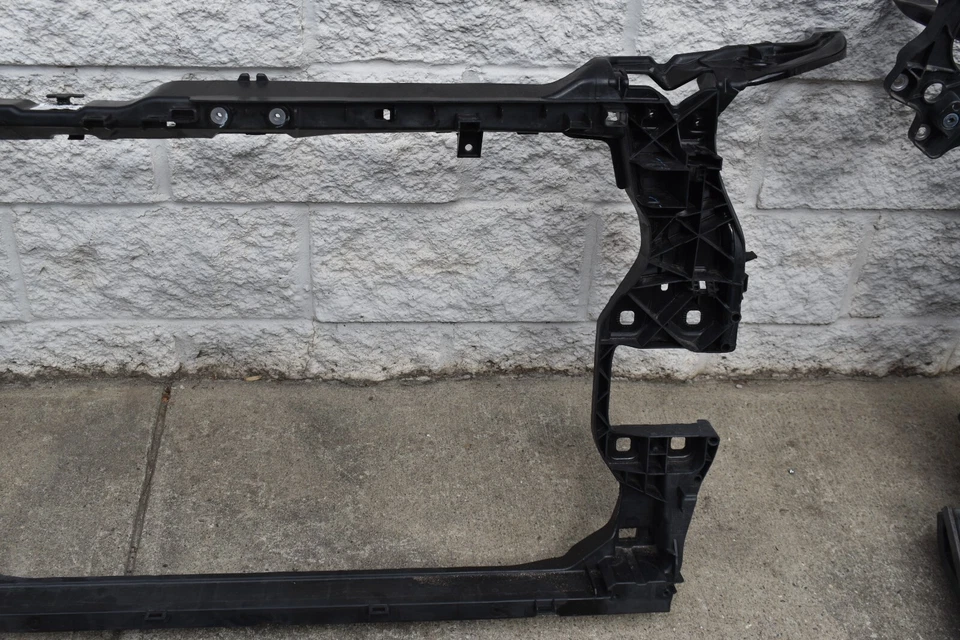 Painel de suporte de radiador utilitário esportivo Audi Q5 Premium Plus 2019-2020 fabricante de equipamento original - Imagem 3 de 4