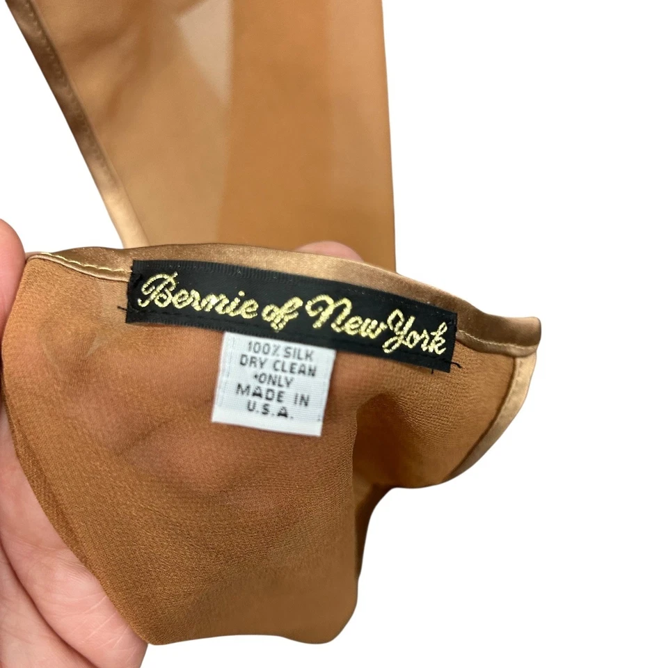 Bufanda envolvente chal de seda Bernie of New York cobre metálico formal noche ocasión Foto 2 de 4