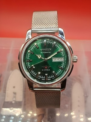 Automatic 8200 21 Jewels Restored White DialGreen Day/Date Mens Watch Vintage 13