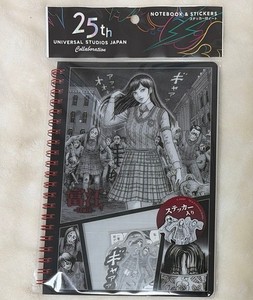 Carnet USJ Tomie x Halloween Horror Nights avec autocollant