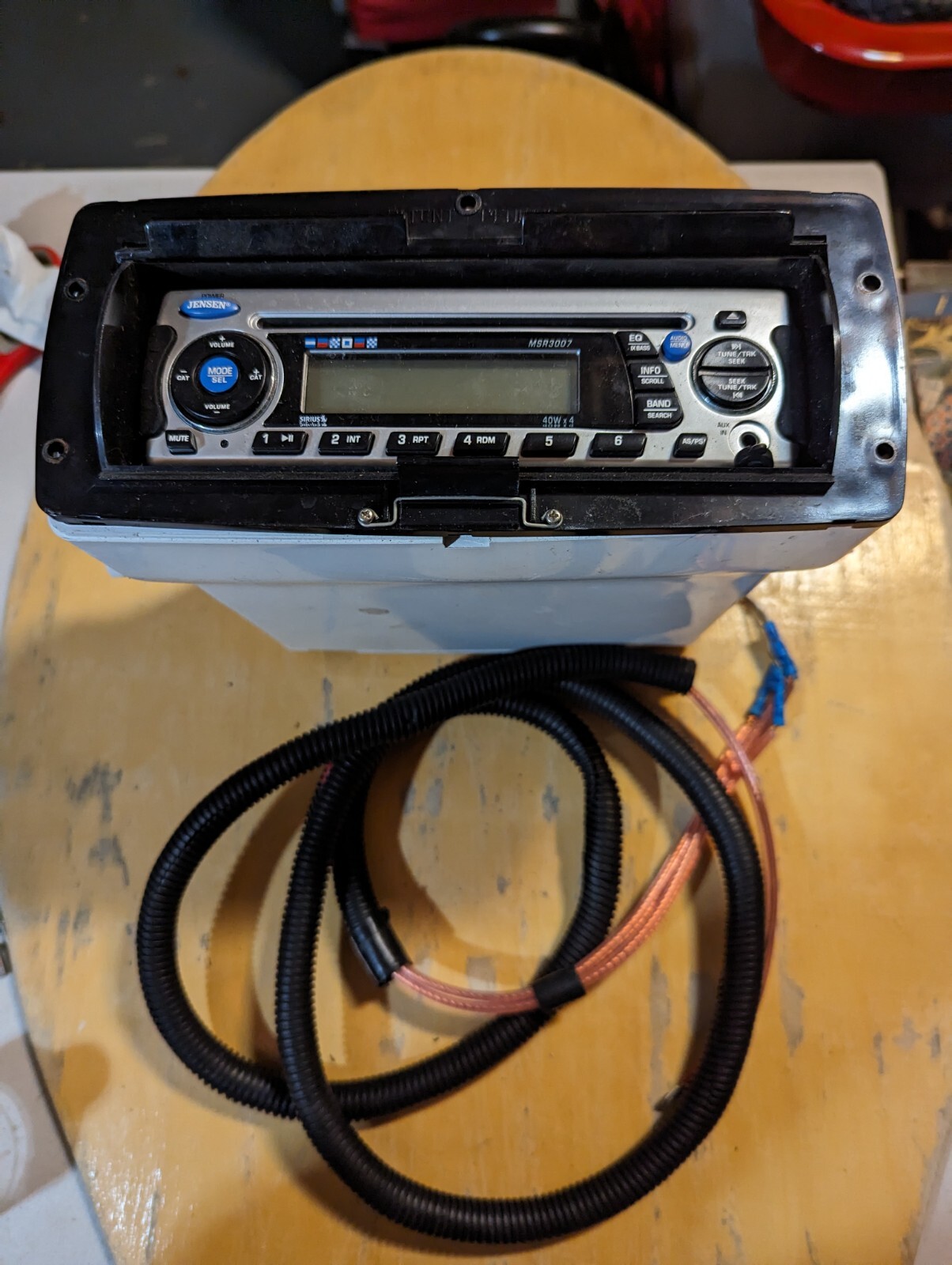 Jensen marine stereo MSR3007 AM/FM Receiver CD/iPod with Housing And