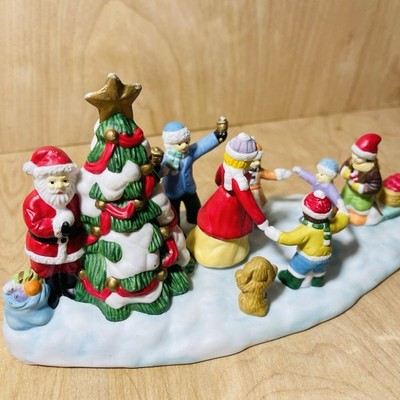 Vintage Santa Comes To Town Christmas Village Figurine Collectible