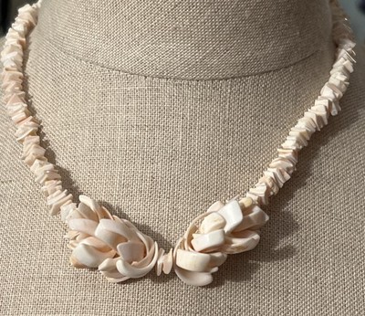 Necklace Carved Peach Half Moon Shell Center Puka Shell Chip 17.5 