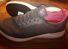 NEW Ladies SKECHERS Slip RESISTANT Air MEMORY Foam HANDS FREE Slip In SHOES 10