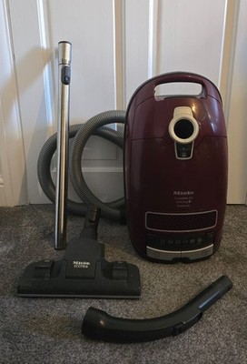 MIELE Complete C3 Cat & Dog Zylinderstaubsauger mit Beutel - Klasse A