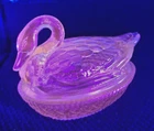 GREEN KEY LIME SWAN ART GLASS GLOWS PINK CANDY DISH DEPRESSION STYLE WOVEN NEST