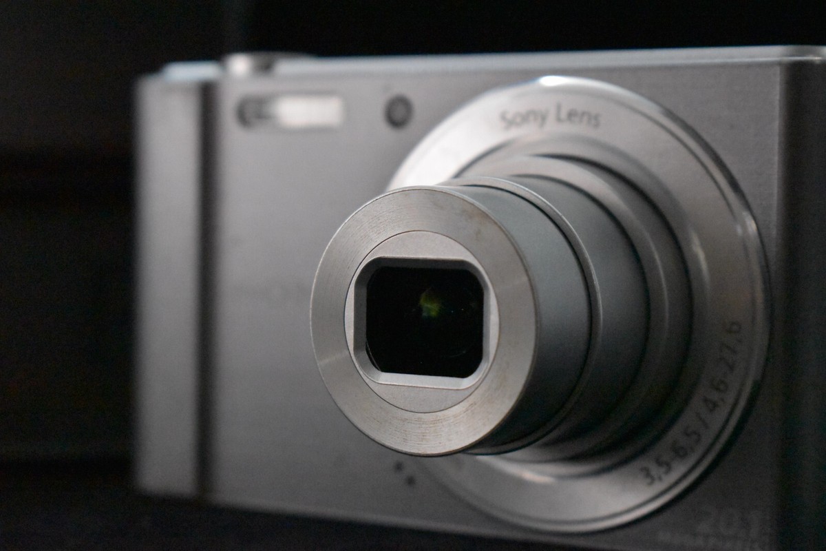 1 Yr Warranty] Sony Cyber Shot DSC-W810 Silver Compact