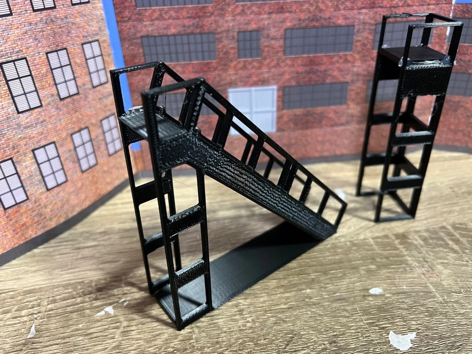 O Scale Stairs and Landing with Railings - Twelve steps over four inches tall - Image 4 of 4