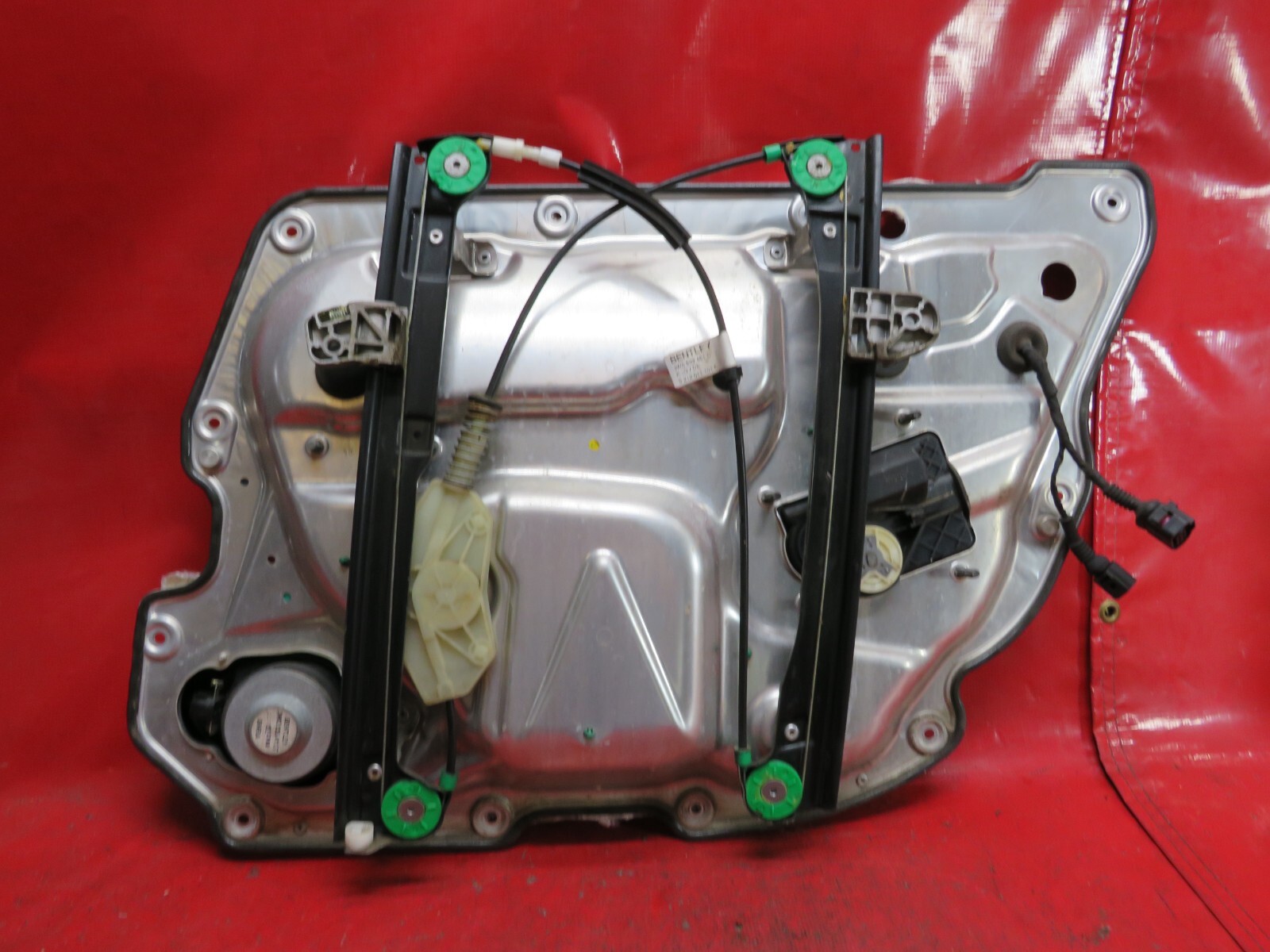 2006 BENTLEY FLYING SPUR REAR LEFT WINDOW REGULATOR