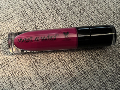Wet n Wild Mega Last Liquid Catsuit Matte Lipstick 927B Nice To Fuchsia 6g Neu