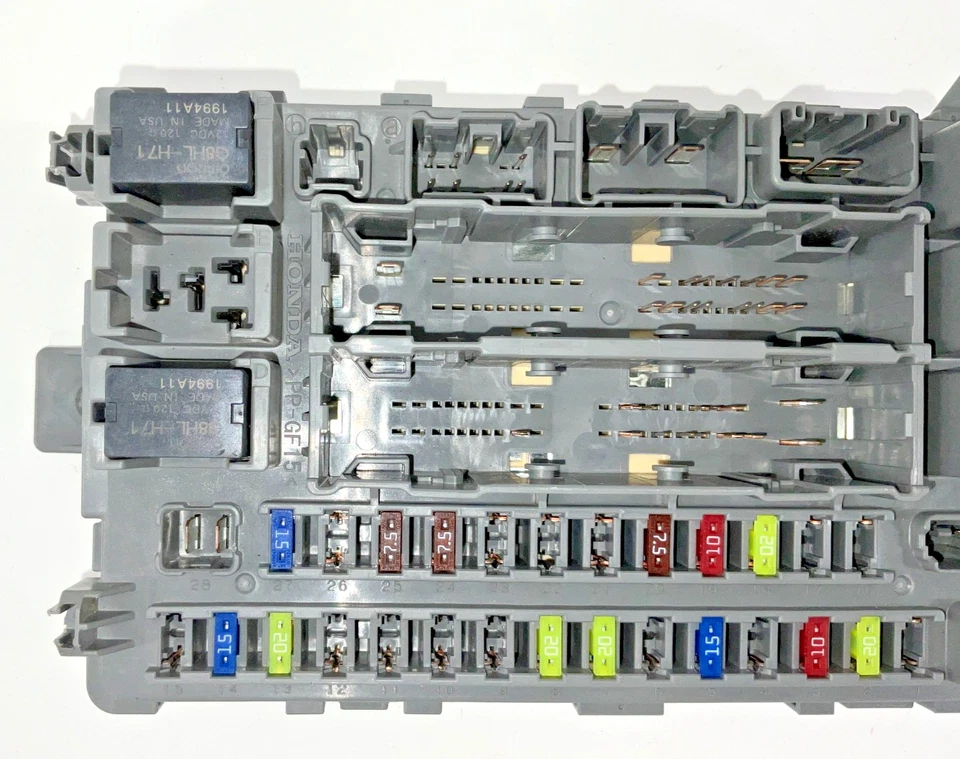 2015 Honda Odyssey Interior Fuse Box Relay Cabin TK8-A200 EA2 OEM - Image 4 of 4