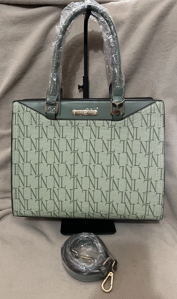Nicole Lee Sage verde monograma 3 peças conjunto sacola de compras e embreagem *novo com etiquetas* - Imagem 2 de 4