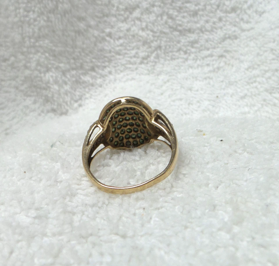 Ladies 10kt Yellow Gold Green and White Diamond Pave Ring - Image 4 of 4