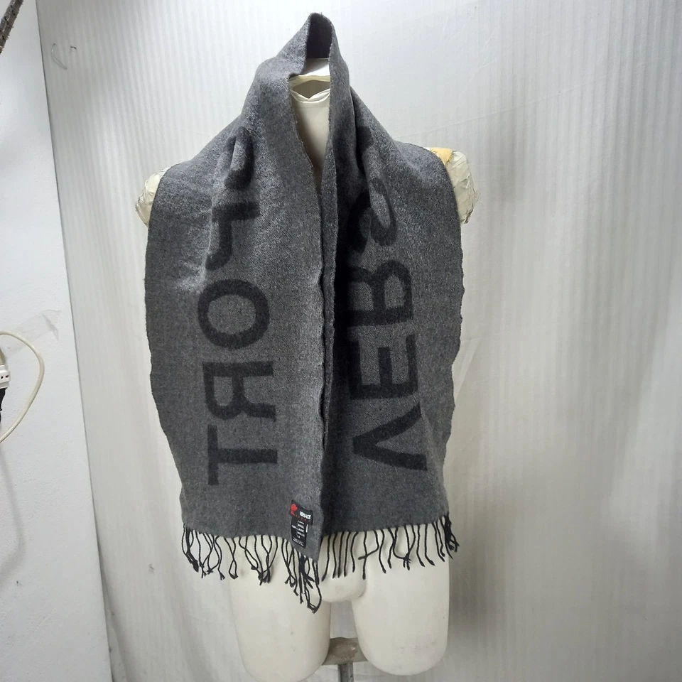 Articolo e5368 sciarpa uomo Gianni Versace grigio chiaro e grigio scuro, larghez - Imagen 2 de 4