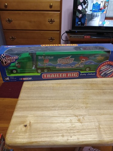 #18 Bobby Labonte Muppets Trailer Rig 2003. NIB