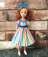 Tee Kleid für Pedigree Sindy Handarbeit Meer Süßigkeiten Streifen Stirnband KEINE PUPPE