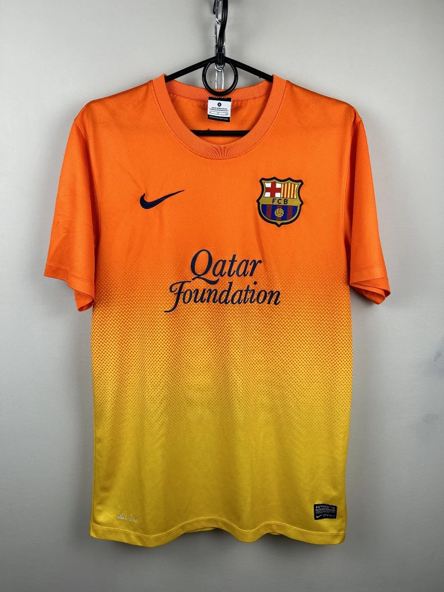 Preços baixos em Tamanho S Fc Barcelona Laranja fã de Futebol