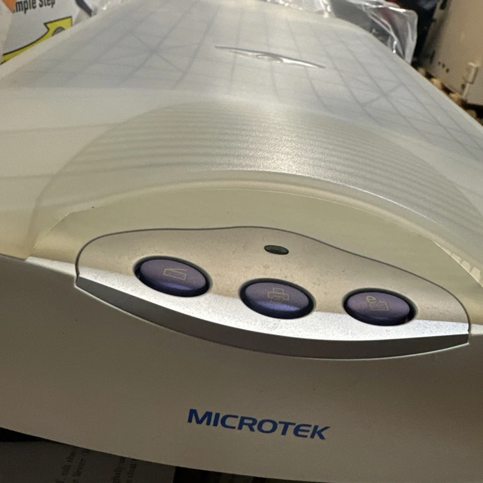 Vintage Microtek ScanMaker 3750i in box w/ extras  - Image 4 of 4