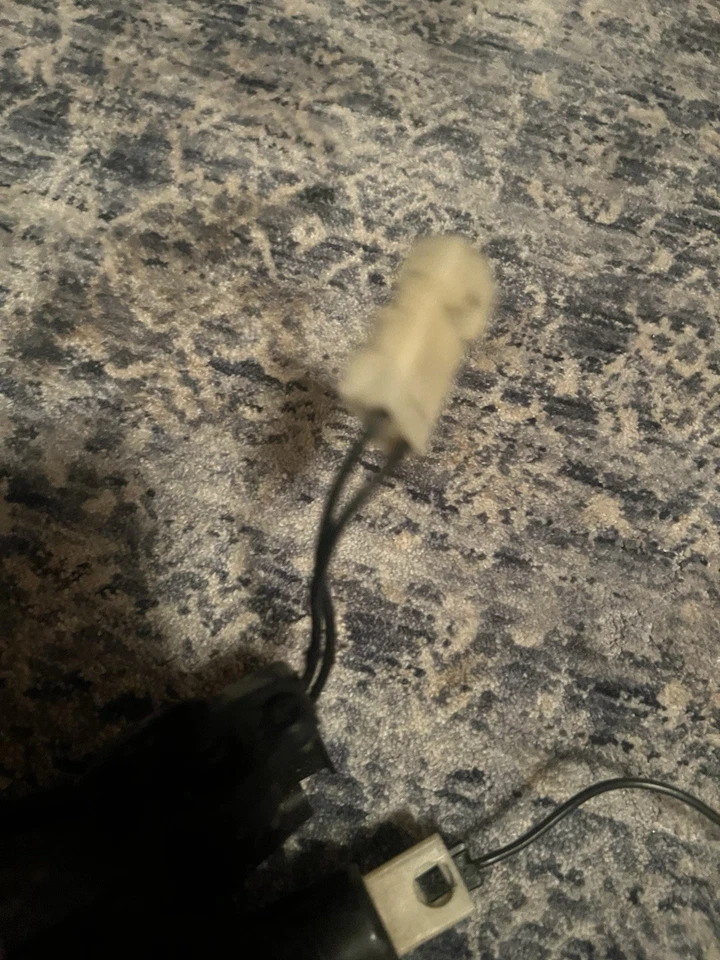 84-96 CHEVROLET CORVETTE C4 ESCOTILLA TRASERA MONTAJE PESTILLO LIBERACIÓN 1409676 OEM Foto 4 de 4