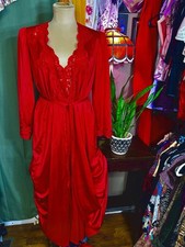Vintage Olga Full Sweep Peignoir Nightgown size M